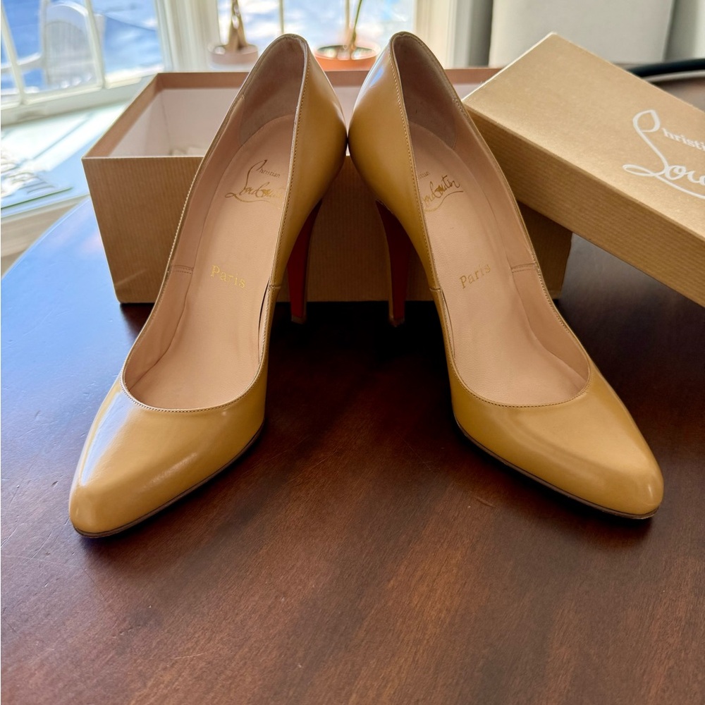 Christian Louboutin Camel Jazz Leather Decollete 868 Pumps. 38. Authentic.